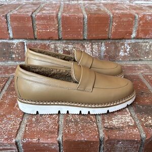 Corso Roma Tan Sherling Lined Women's Slip On Loafers Size 7.5 Euro 38.5